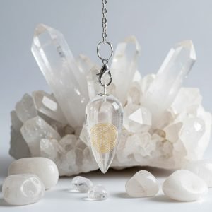 Pendolo in Cristallo di Rocca a goccia con Fiore della Vita